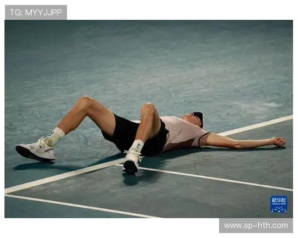 辛纳现身米兰火车站担任冬奥志愿者大使，确认缺席火炬传递